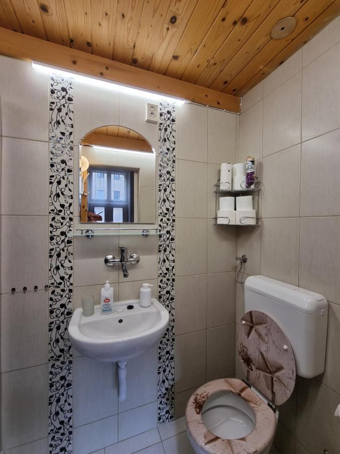 Little Cozy Apartman Мишкольц Экстерьер фото